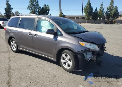 2020 Toyota Sienna Le из США, поврежденный, VIN 5TDKZ3DC6LS065280